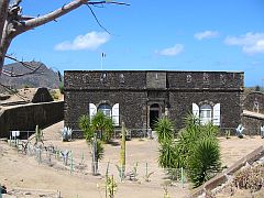 Le fort Napoleon qui domine l'ile