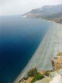 Vue sur la plage de Nonza depuis sa tour Génoise