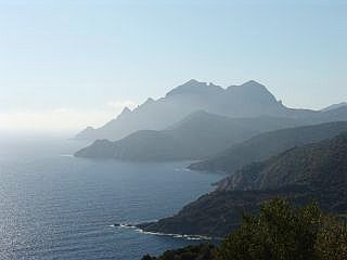 Vue de la presqu'ile de Scandola depuis le col de la Croix