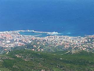 Vue sur Bastia depuis le sommet de la Serra di Pigno
