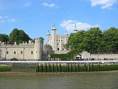 On passe devant la Tour de Londres